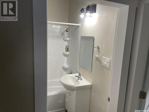 1143 Montague Street, Regina, SK - Indoor Photo Showing Bathroom