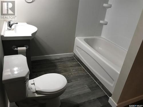 1143 Montague Street, Regina, SK - Indoor Photo Showing Bathroom