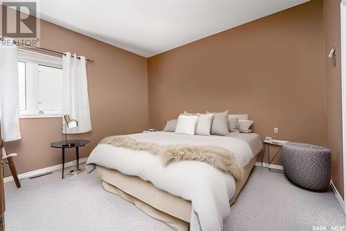 25 Arlington Avenue, Moose Jaw, SK - Indoor Photo Showing Bedroom