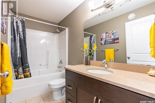 551 Rempel Manor, Saskatoon, SK - Indoor Photo Showing Bathroom