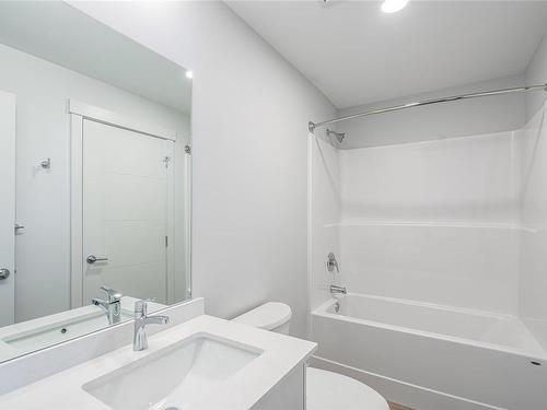 411-140 Jensen Ave West, Parksville, BC - Indoor Photo Showing Bathroom