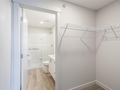 411-140 Jensen Ave West, Parksville, BC - Indoor Photo Showing Bathroom