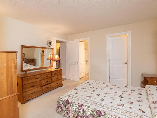 207-5660 Edgewater Lane, Nanaimo, BC - Indoor Photo Showing Bedroom