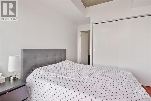 324 Laurier Avenue W Unit#1708, Ottawa, ON - Indoor Photo Showing Bedroom