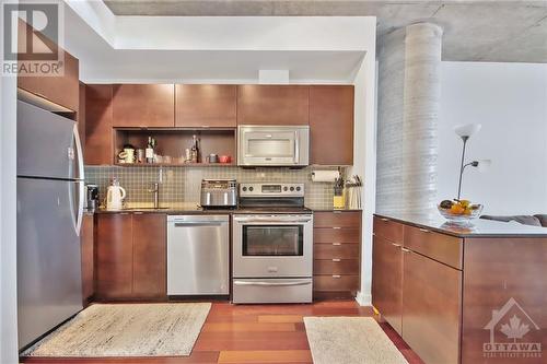 324 Laurier Avenue W Unit#1708, Ottawa, ON - Indoor Photo Showing Kitchen With Stainless Steel Kitchen