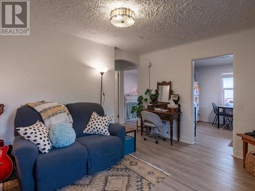 259 Conklin Avenue, Penticton, BC - Indoor Photo Showing Living Room