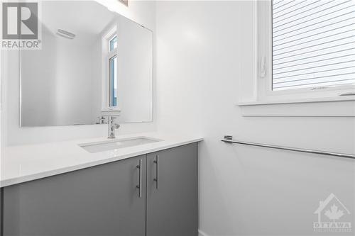 90 Nettle Crescent, Ottawa, ON - Indoor Photo Showing Bathroom