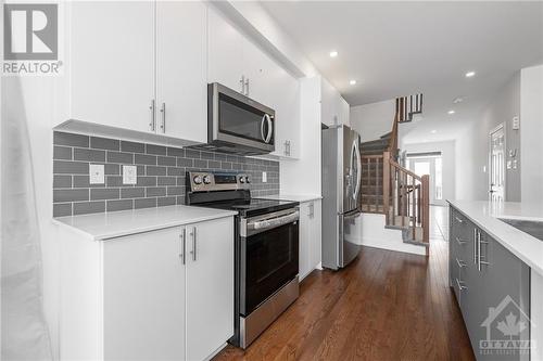 90 Nettle Crescent, Ottawa, ON - Indoor Photo Showing Kitchen With Upgraded Kitchen