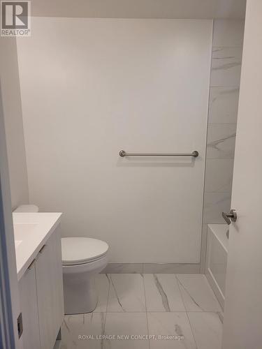 #2512 -138 Downes St, Toronto, ON - Indoor Photo Showing Bathroom