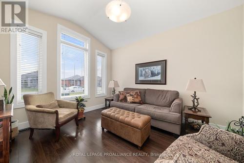 26 Rowan Place, Quinte West, ON - Indoor Photo Showing Living Room
