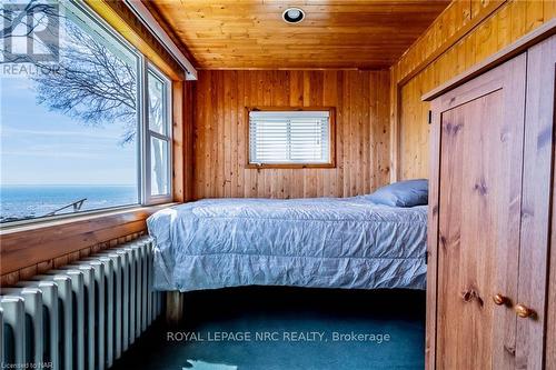 11361 Neff Street, Wainfleet, ON - Indoor Photo Showing Bedroom