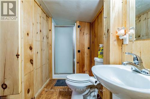 11361 Neff Street, Wainfleet, ON - Indoor Photo Showing Bathroom