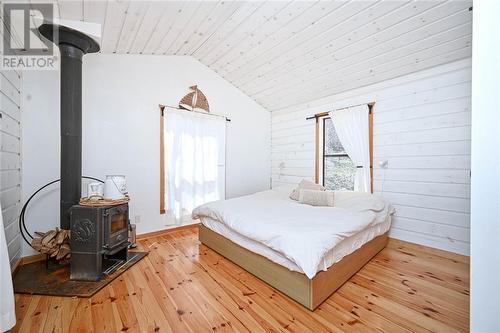 407 Northover Road, Perth, ON - Indoor Photo Showing Bedroom