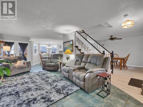 186 Terra Lou, Belle River, ON - Indoor Photo Showing Living Room