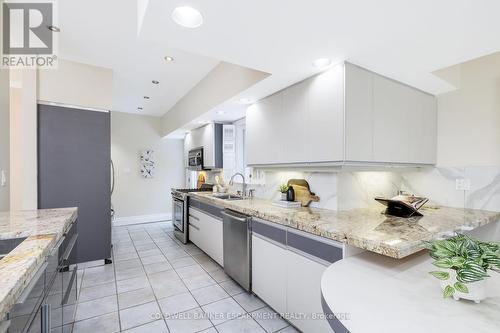 2 Friars Lane, Toronto, ON - Indoor Photo Showing Kitchen With Upgraded Kitchen