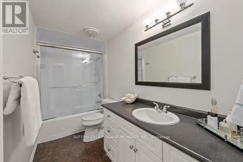 31 Archer Cres, London, ON - Indoor Photo Showing Bathroom
