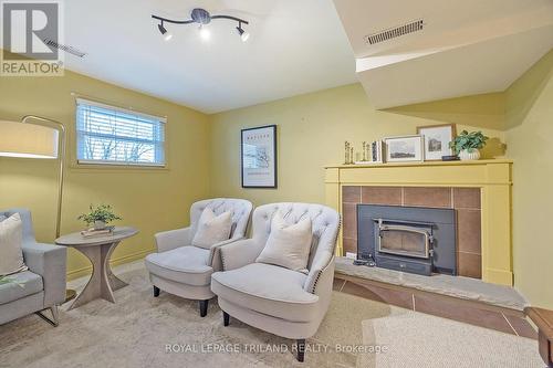 40 Longbow Rd, London, ON - Indoor Photo Showing Living Room With Fireplace