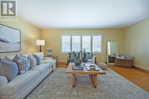40 Longbow Rd, London, ON - Indoor Photo Showing Living Room