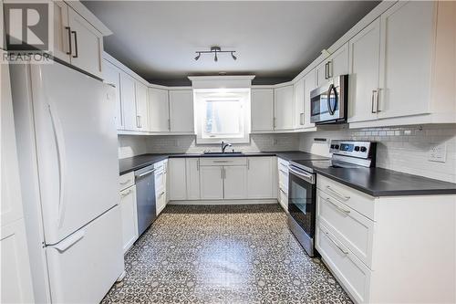 374 Robinson Street, Moncton, NB - Indoor Photo Showing Kitchen