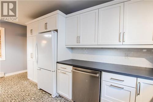 374 Robinson Street, Moncton, NB - Indoor Photo Showing Kitchen