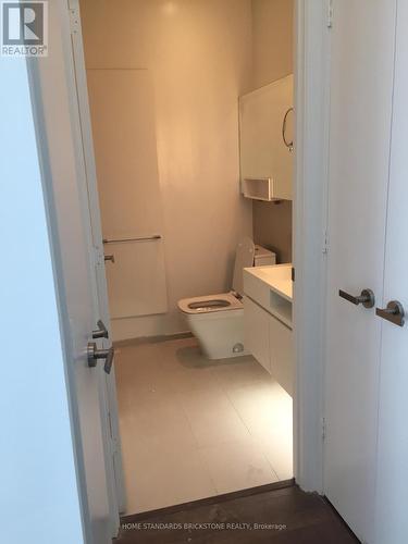 #5205 -45 Charles St E, Toronto, ON - Indoor Photo Showing Bathroom