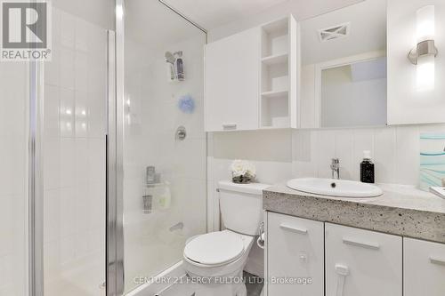 905 - 33 Singer Court, Toronto, ON - Indoor Photo Showing Bathroom