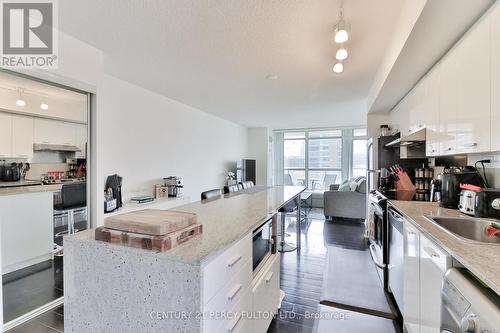 905 - 33 Singer Court, Toronto, ON - Indoor Photo Showing Kitchen