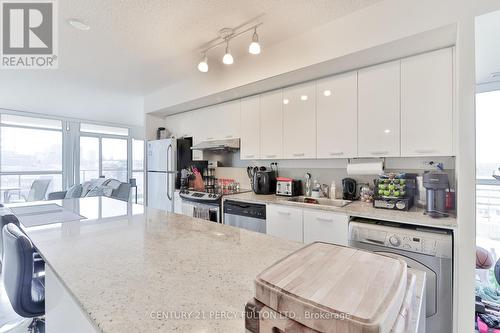 905 - 33 Singer Court, Toronto (Bayview Village), ON - Indoor Photo Showing Kitchen