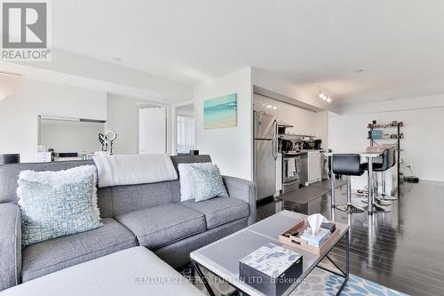 905 - 33 Singer Court, Toronto, ON - Indoor Photo Showing Living Room