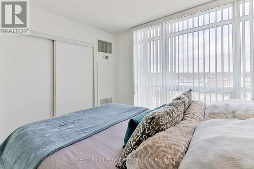 905 - 33 Singer Court, Toronto, ON - Indoor Photo Showing Bedroom