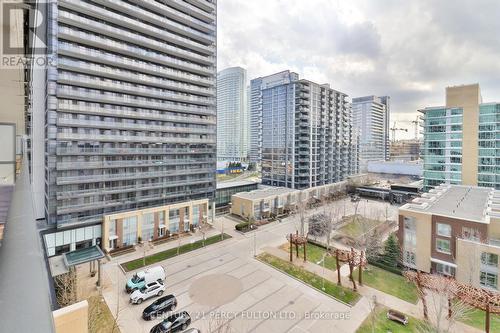 905 - 33 Singer Court, Toronto, ON - Outdoor With Facade