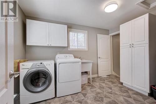 7846 Birch Drive, Severn, ON - Indoor Photo Showing Laundry Room