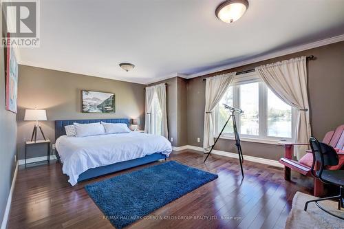 7846 Birch Drive, Severn, ON - Indoor Photo Showing Bedroom