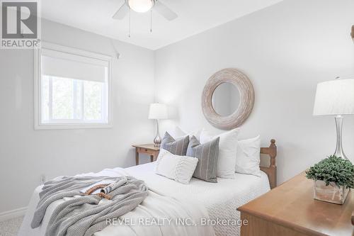 134 Victoria Avenue N, Kawartha Lakes, ON - Indoor Photo Showing Bedroom