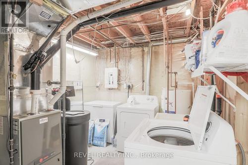 134 Victoria Ave N, Kawartha Lakes, ON - Indoor Photo Showing Laundry Room