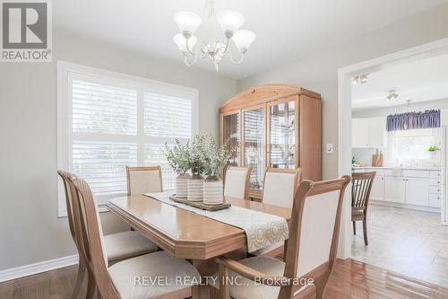134 Victoria Avenue N, Kawartha Lakes, ON - Indoor Photo Showing Dining Room