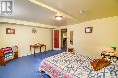 4 Beechwood Cres, Oro-Medonte, ON - Indoor Photo Showing Bedroom