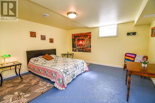 4 Beechwood Cres, Oro-Medonte, ON - Indoor Photo Showing Bedroom