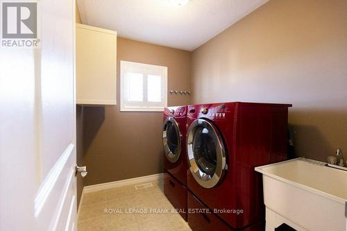 628 Heritage Tr, Peterborough, ON - Indoor Photo Showing Laundry Room