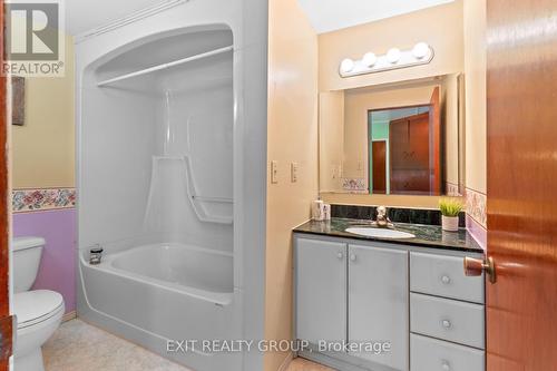 163 Main St, Prince Edward County, ON - Indoor Photo Showing Bathroom