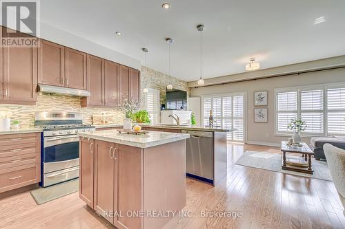 2374 Wasaga Drive, Oakville, ON - Indoor Photo Showing Kitchen With Upgraded Kitchen