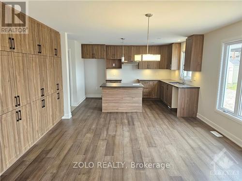 752 Walton Street, Cornwall (717 - Cornwall), ON - Indoor Photo Showing Kitchen