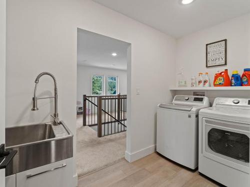 460 Shuswap Chase Cr Rd, Chase, BC - Indoor Photo Showing Laundry Room