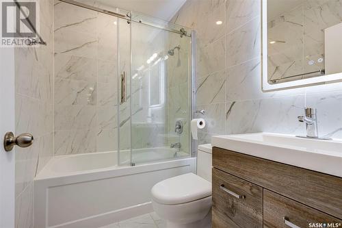 331 Y Avenue S, Saskatoon, SK - Indoor Photo Showing Bathroom