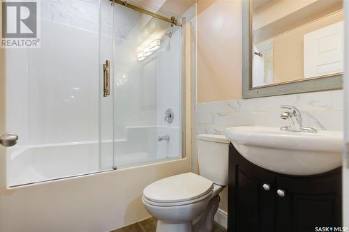 331 Y Avenue S, Saskatoon, SK - Indoor Photo Showing Bathroom