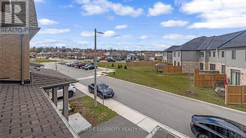54 - 166 Deerpath Drive, Guelph, ON - Outdoor