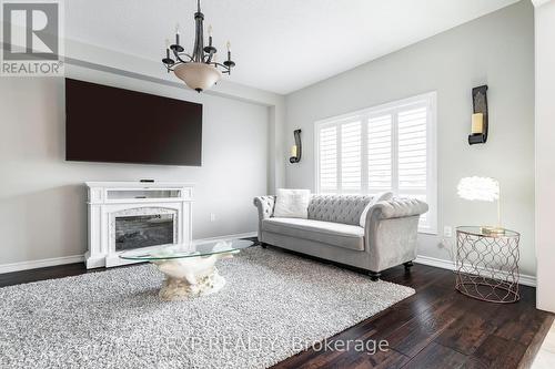 965 O'Reilly Cres, Shelburne, ON - Indoor Photo Showing Living Room With Fireplace