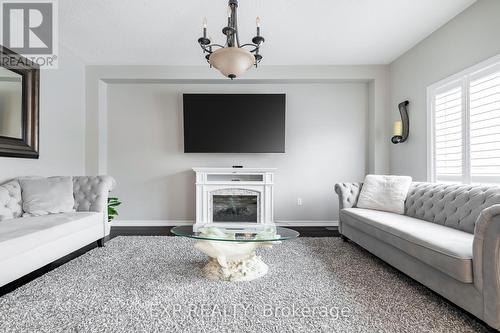 965 O'Reilly Cres, Shelburne, ON - Indoor Photo Showing Living Room With Fireplace
