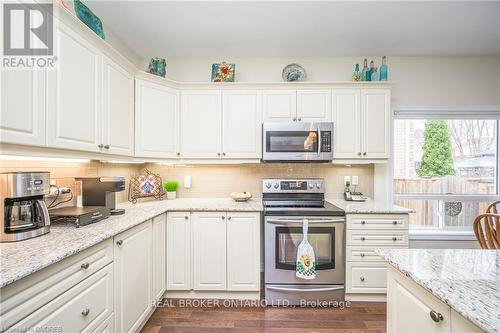 4413 Mann St, Niagara Falls, ON - Indoor Photo Showing Kitchen