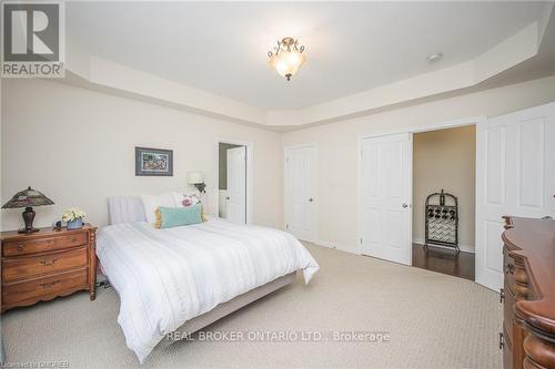 4413 Mann St, Niagara Falls, ON - Indoor Photo Showing Bedroom